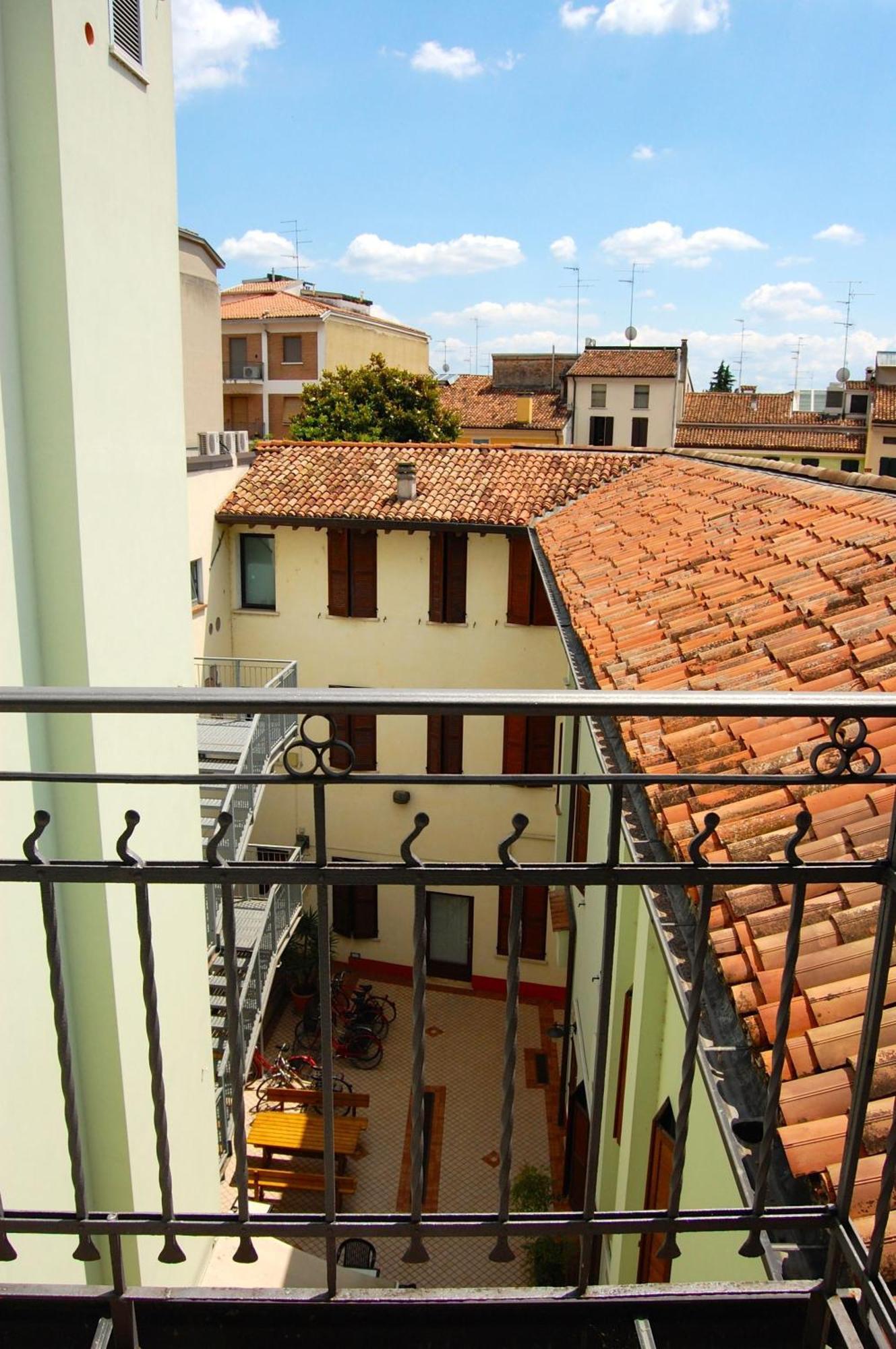 Hotel Mantegna Stazione Mantova Exterior photo